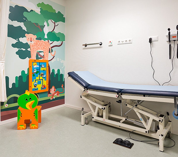 angolo bambini nella stanza di trattamento dell'ospedale angolo bambini nella stanza di trattamento dell'ospedale