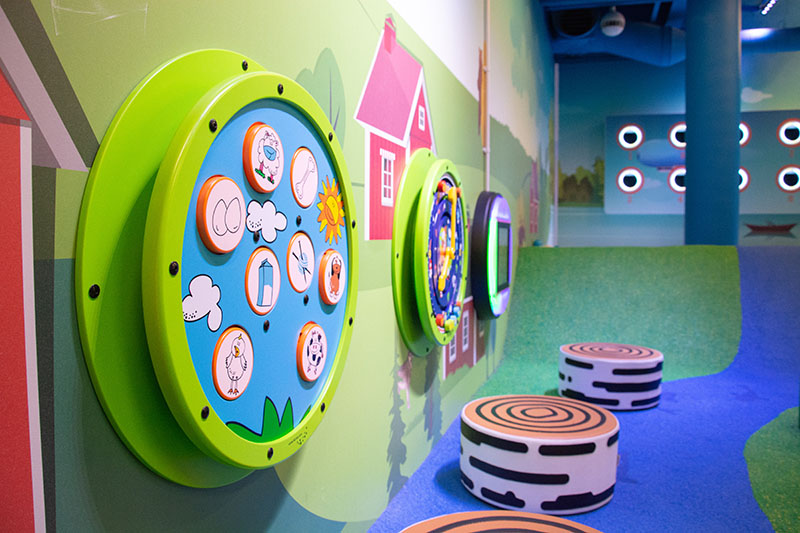 Area giochi per bambini IKC presso il negozio di mobili Warrington nel Regno Unito