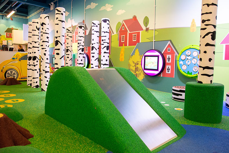 Area giochi per bambini IKC presso il negozio di mobili Warrington nel Regno Unito