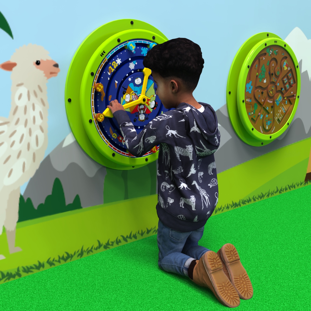 Quest'imagine mostra giochi da parete Clock around