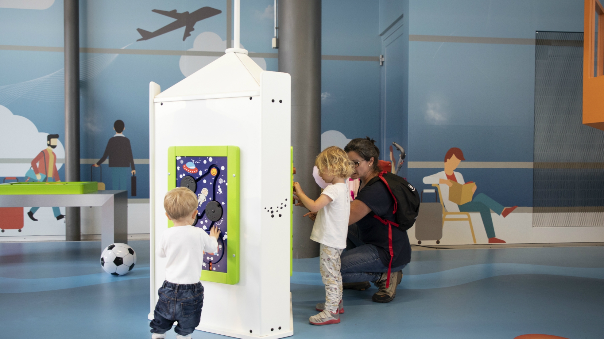 kinderhoek-kidscorner-ouders-winkelen-omzet-geneve-airport.jpg