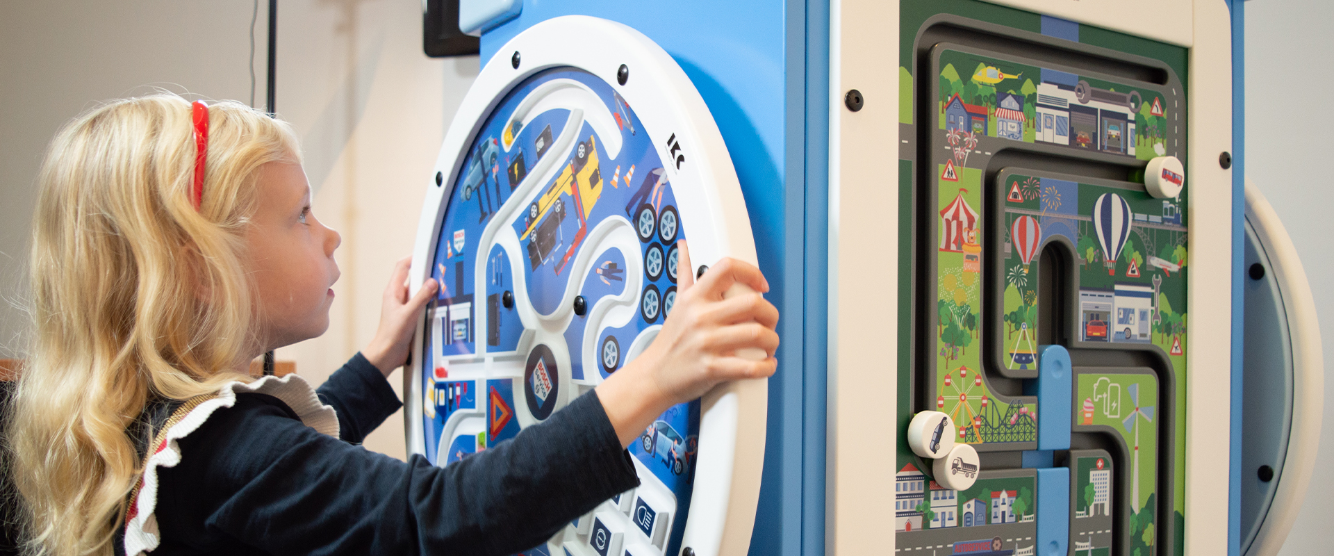 Bosch Car Services Showroom angolo bambini con moduli personalizzati Bosch Car Services Showroom angolo bambini con moduli personalizzati