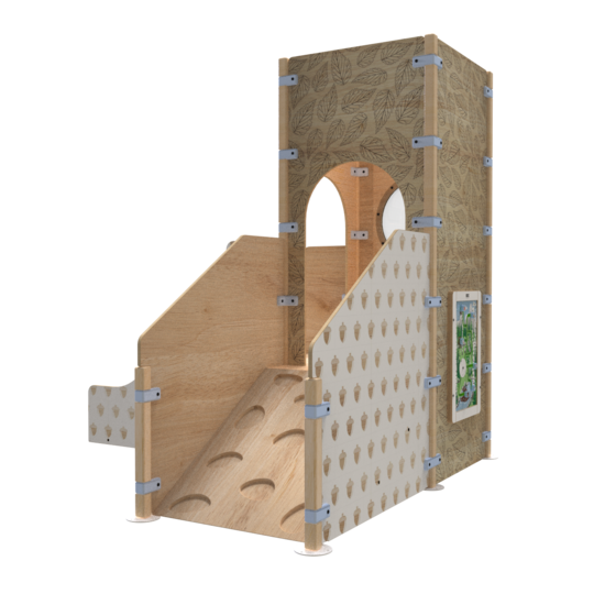 Speelhuis in de vorm van een uitkijktoren met een glijbaan en een klimwand | IKC speelhuizen